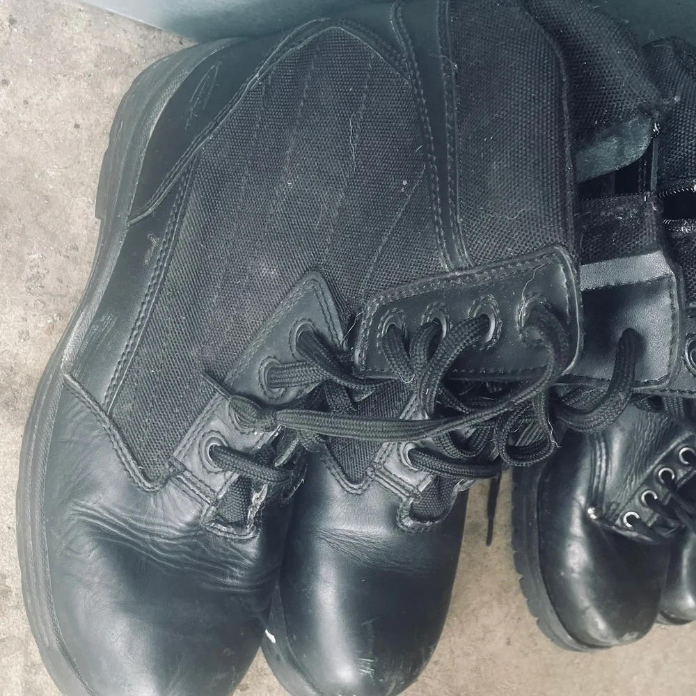 Work boots - Picture 1 of 3
